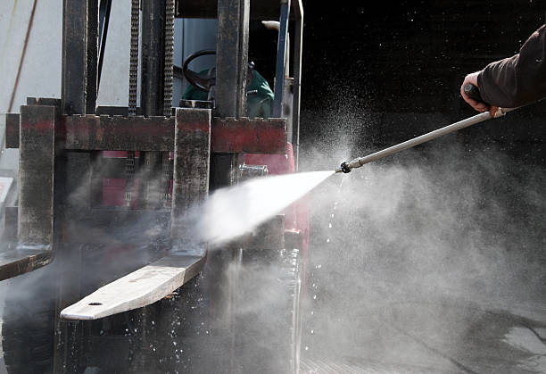 Best Sidewalk Pressure Washing  in Harlan, IN
